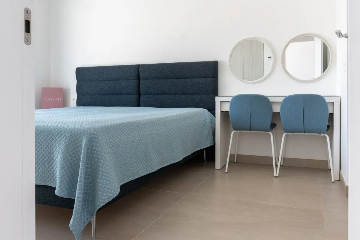 76b78934-36ca-4cc2-a48c-f2f52448a2de