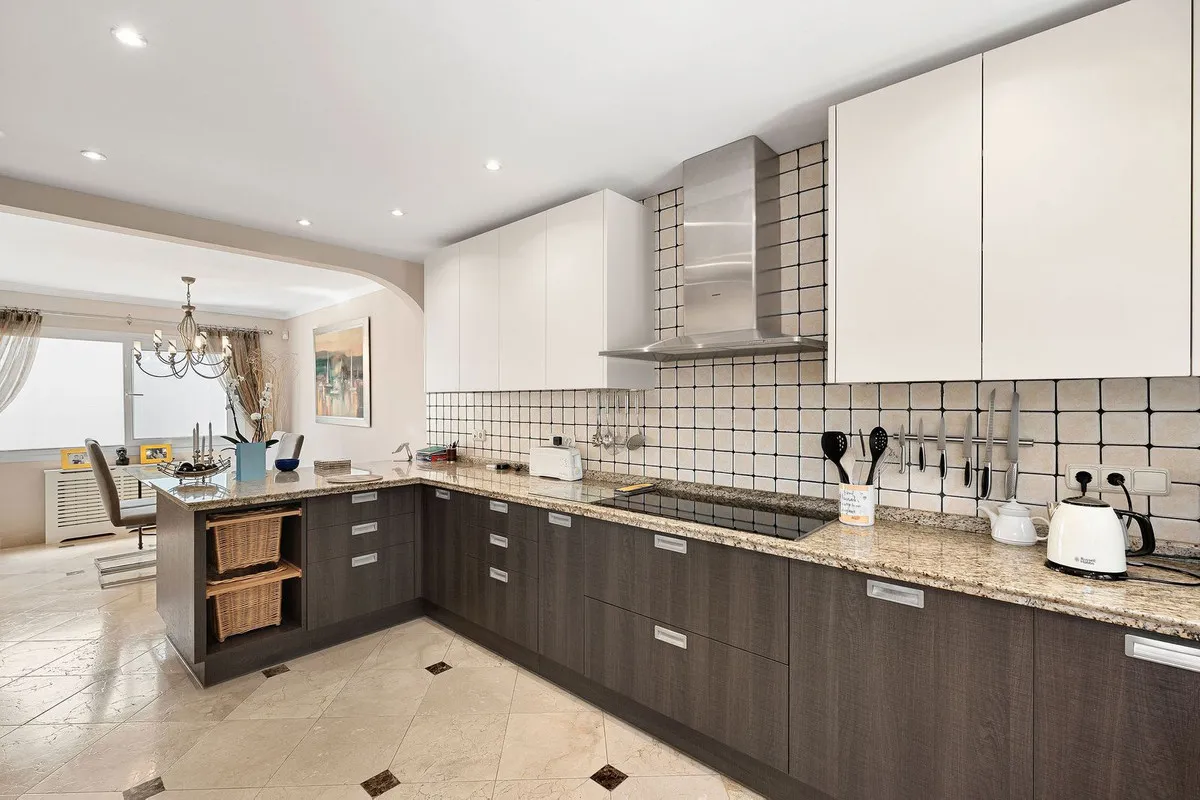 2f6e0256-bb89-410b-8f26-8c4fd1ca90ef