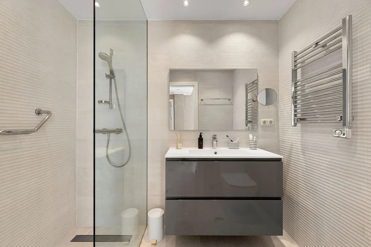 328a2019-9d11-4580-a479-335f892644a3