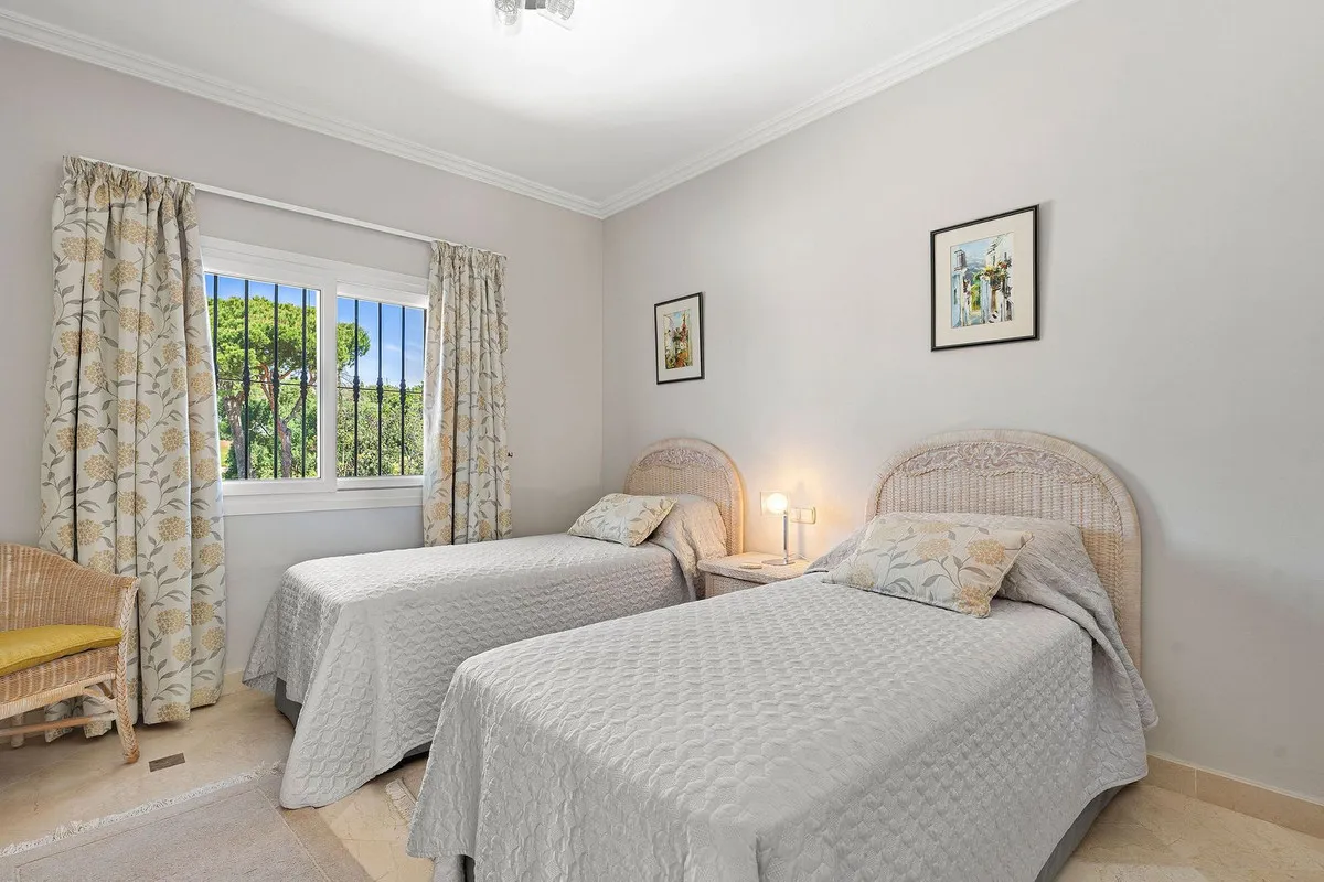 7082bdfc-210c-436a-bbda-80177a585fdc