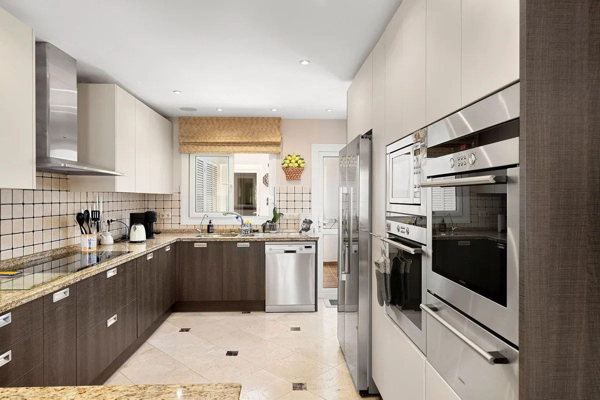 fe95ff15-8596-4761-bebc-d6142469e8ad