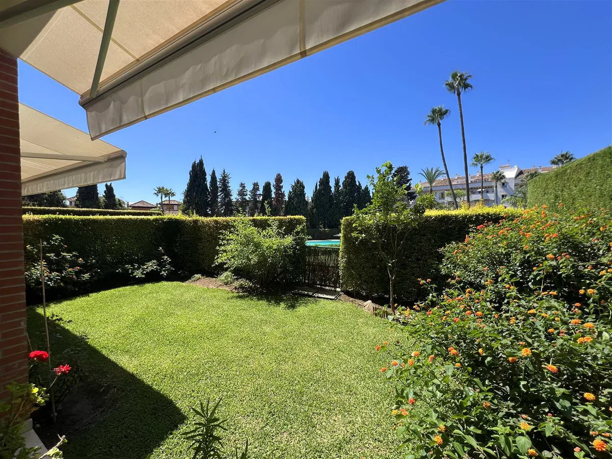 16e0af66-fff7-43db-bfa6-c1cf57442ab0