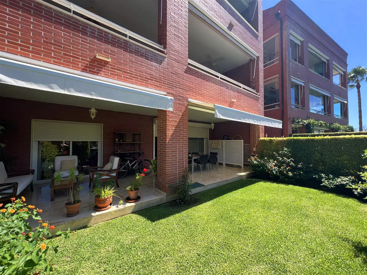 de272ce8-77f3-4f4a-b7f8-3577638c1c34