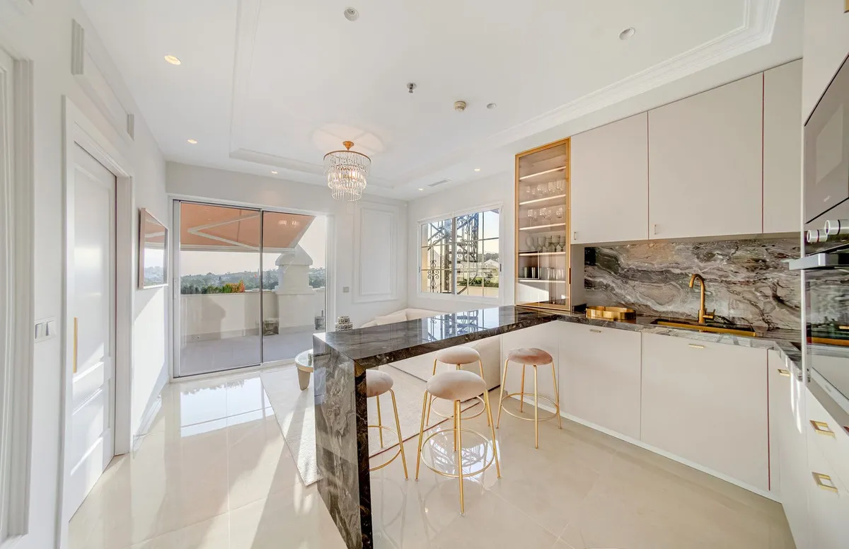 98aa794e-0eb3-4c23-9a11-3c9478552908