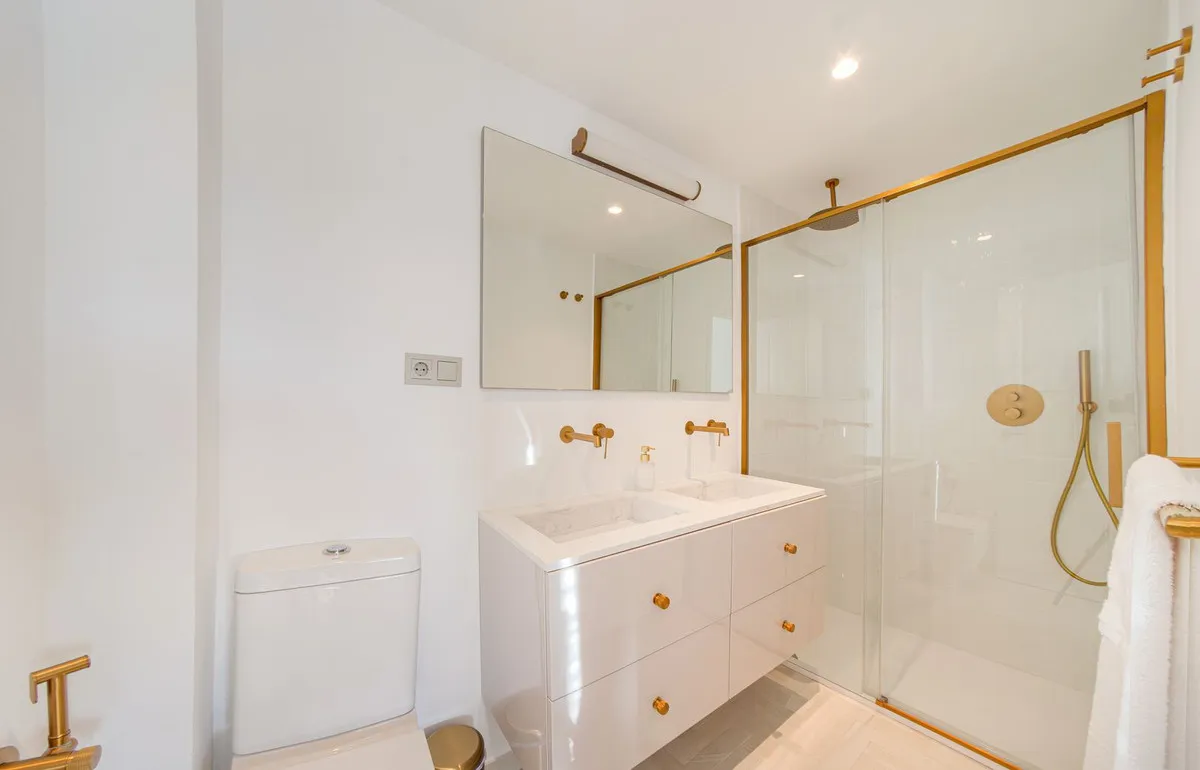 b2b836ed-712a-4561-aac9-e5944bf7d143