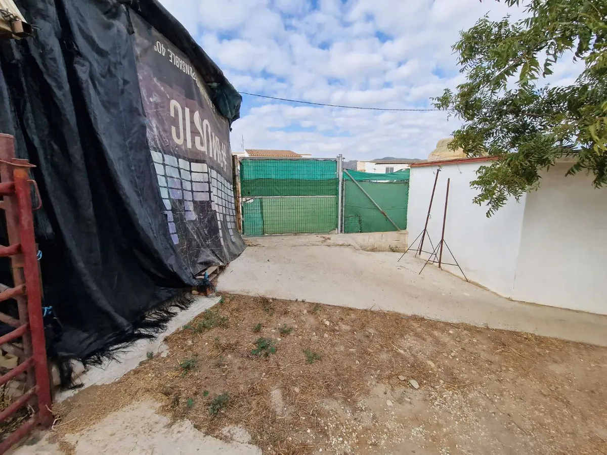 4ba8a5a4-3693-4335-b88d-60476ad1a847