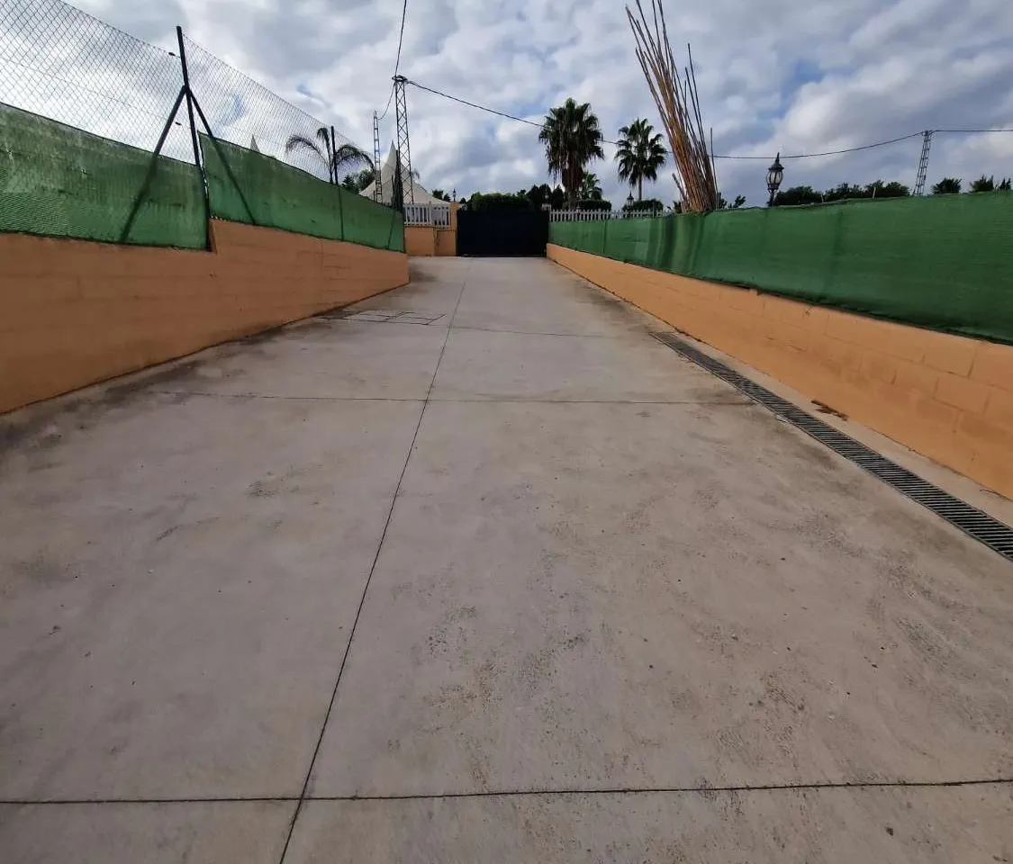 51dfd87a-5604-458b-85d0-a4e8ebe7b82a