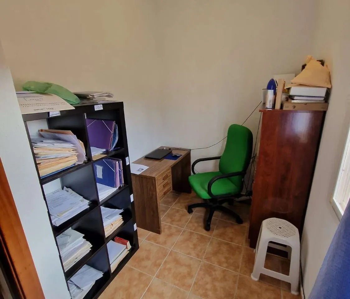 e1ebb314-74ef-40e8-894b-2b5b5e02d2f3