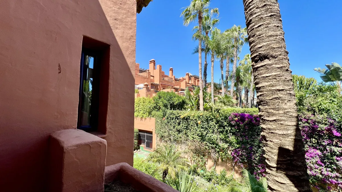 454d748b-a107-4e4d-8d15-630b7853aa0b