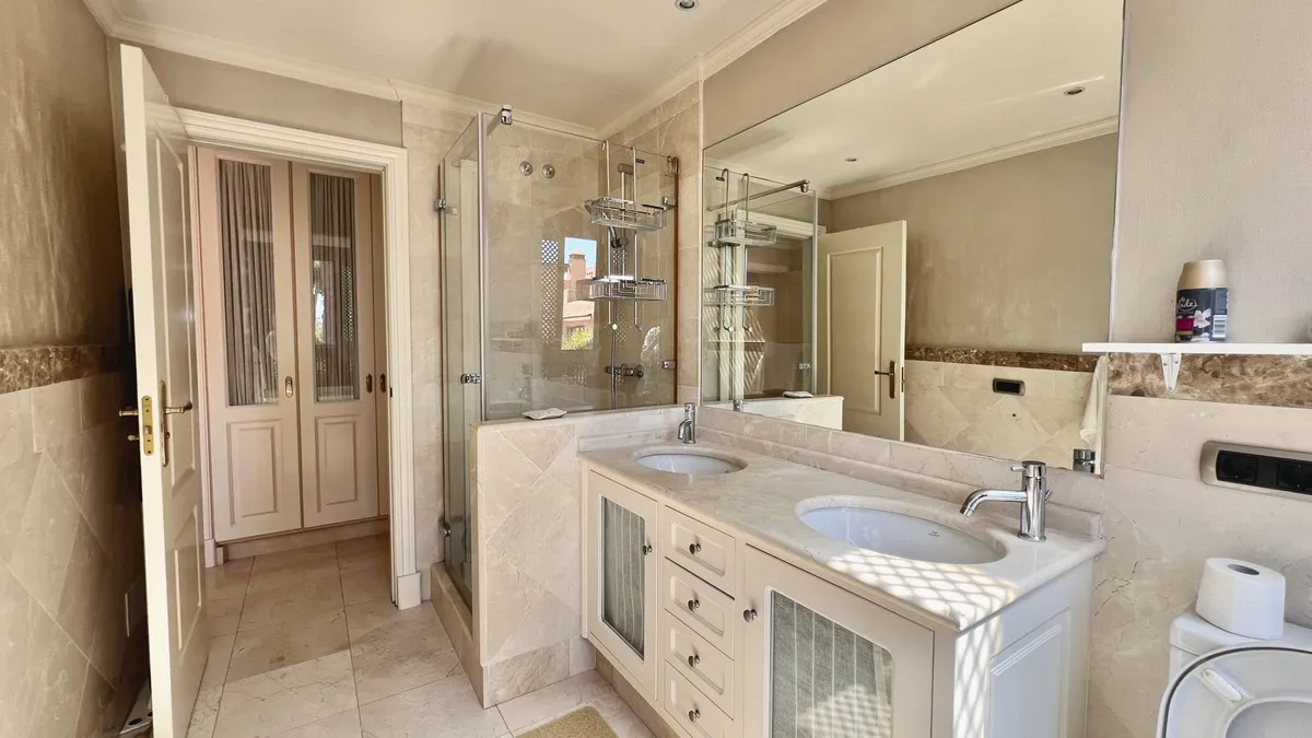 ba4de841-2a0c-429a-b592-28f4adb1cf19