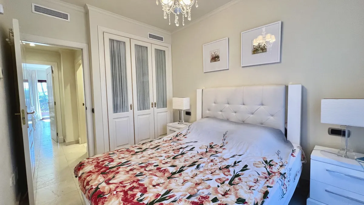 d383ed8b-1e80-4201-abb9-180163cffd64