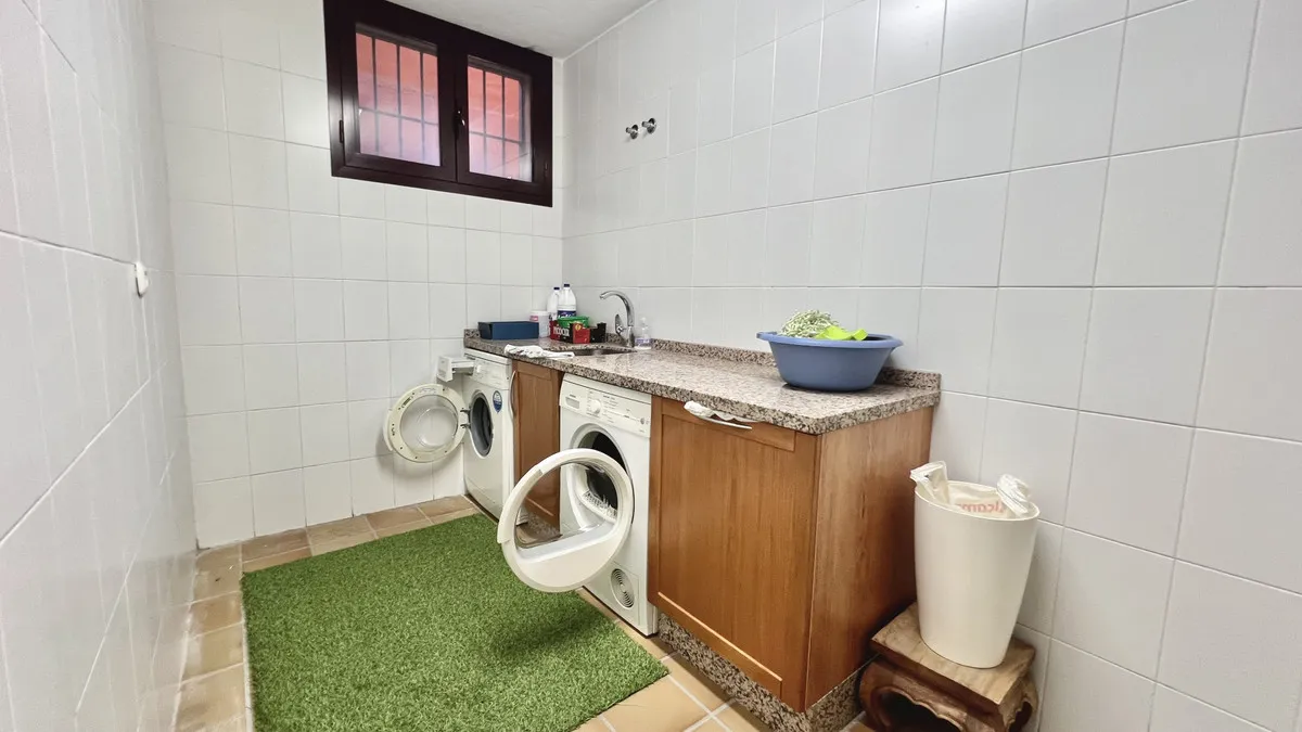 de0d8f8d-c128-4b43-8b5b-1e9a8ef102fa