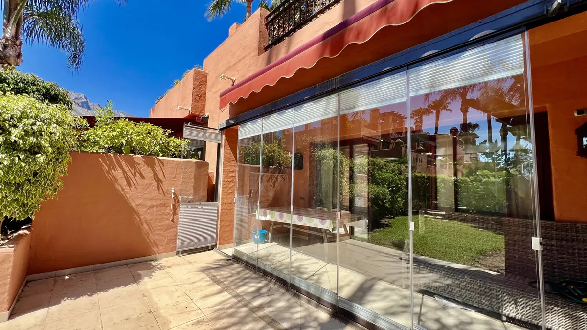 fd0726db-d4a0-49e4-8046-79118f7b77fe