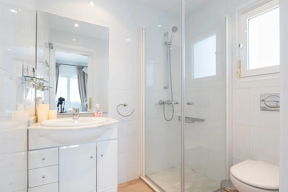 2a10adaf-f7d5-4fbb-9ebf-30f288be6b9e