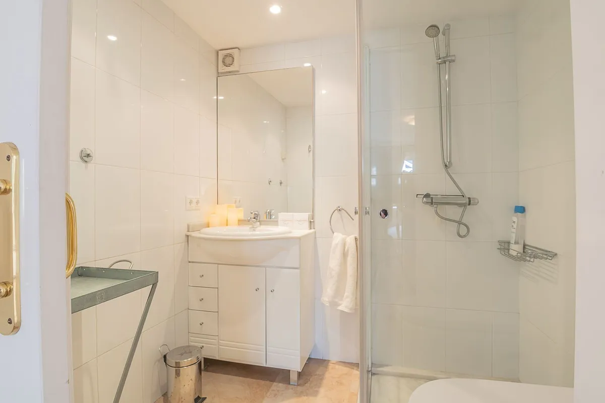 31fba66c-6e07-46aa-b75a-f9c80652e453