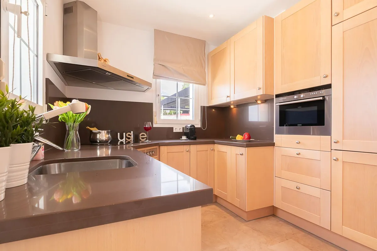 c67f8a1c-2d50-4dce-9e82-0c18f6a08d52