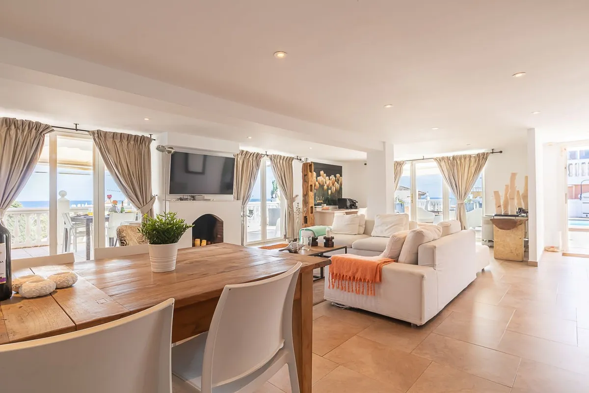 f6ad2245-d156-4c72-a30e-6716f0d5fa6b