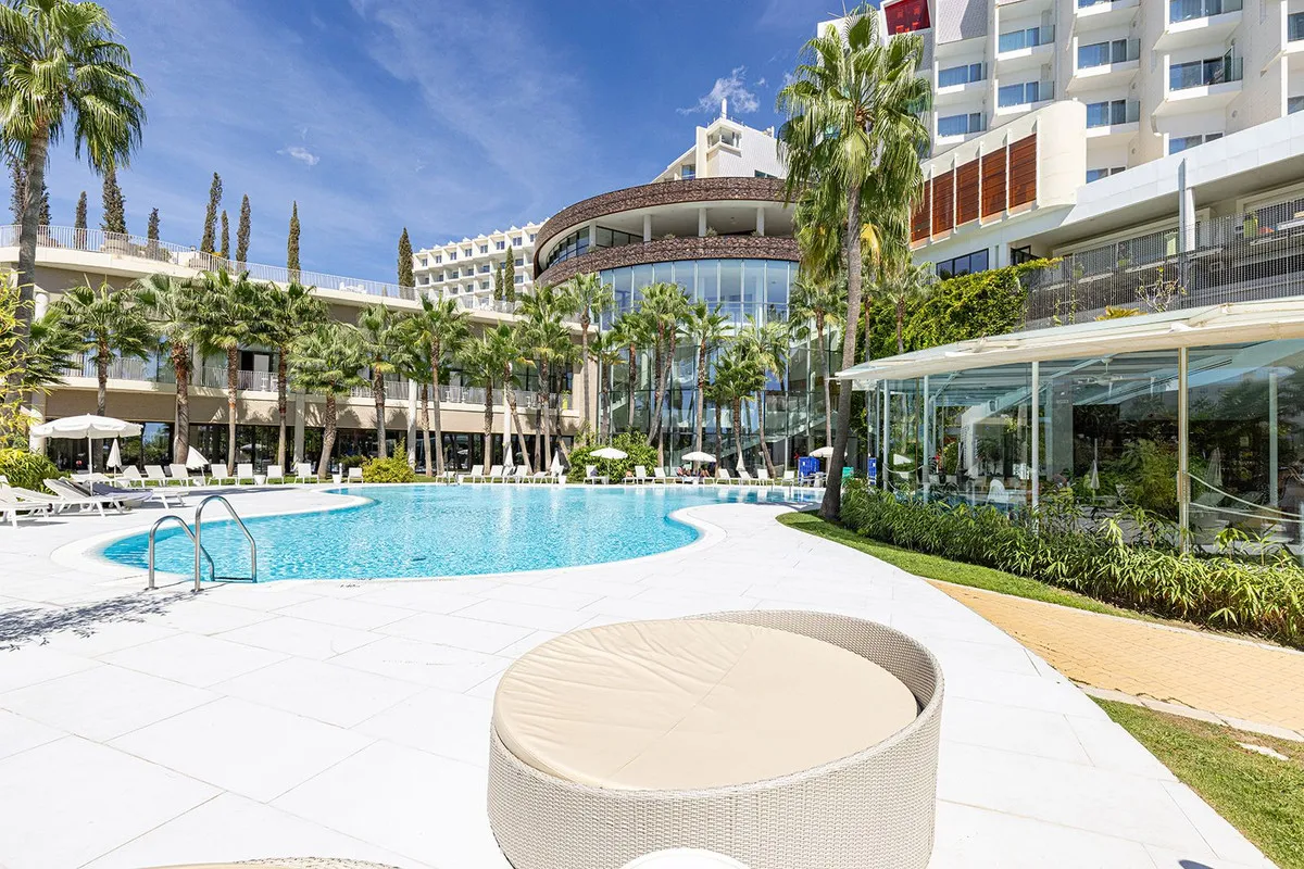 2caf4f43-3bbc-4f22-81c8-2577bbc0d807