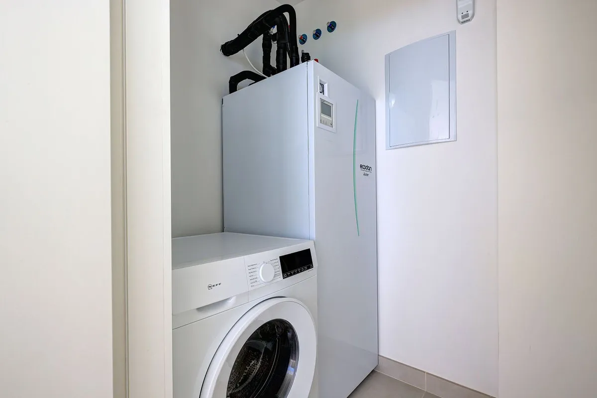 616db9d8-615b-43ff-b38f-40a72734476d