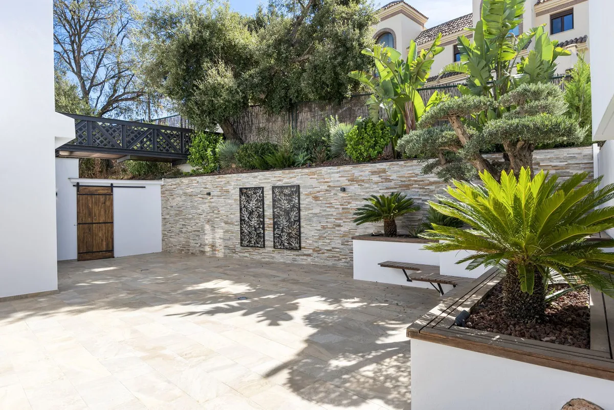 7c004f3c-3e90-4d40-b205-14d60154a6f6