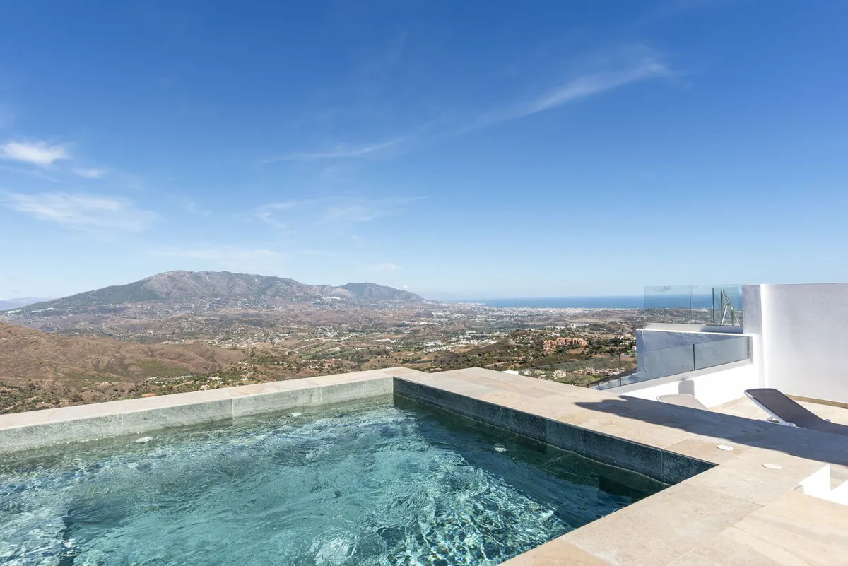 9bb541a0-03ba-42d5-b851-934f5af12b57