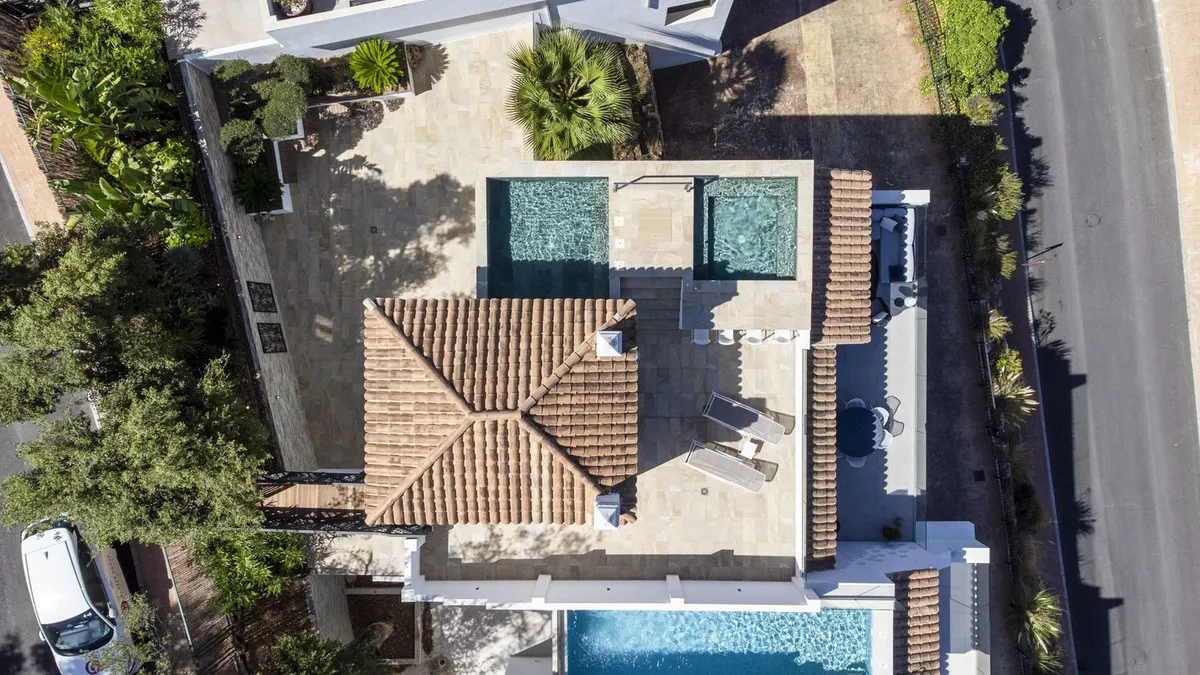 e84bbf42-bd70-4268-ab92-9d8ed8826da8