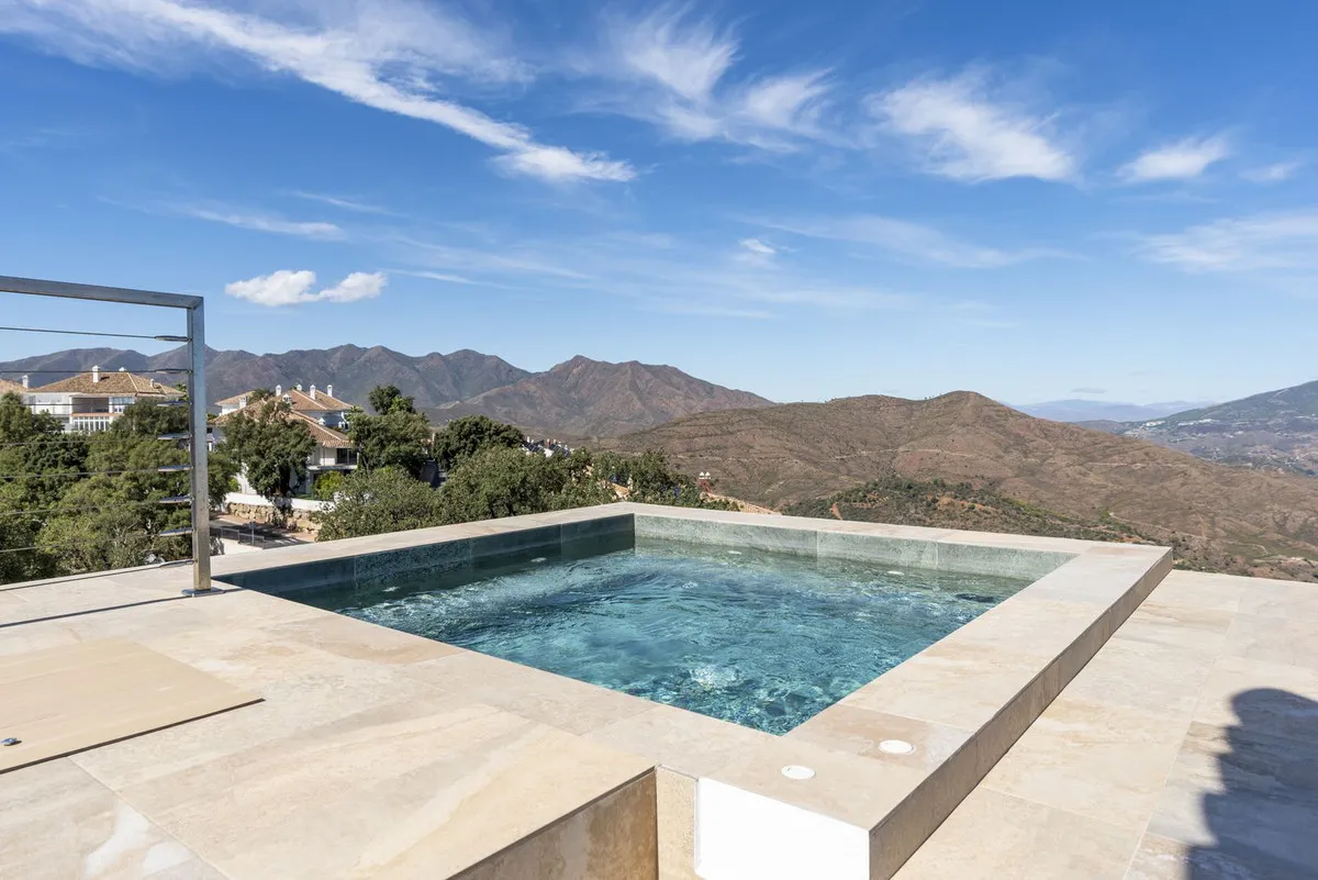 eeeb3f73-25ca-45a8-abed-86ff4c851be2