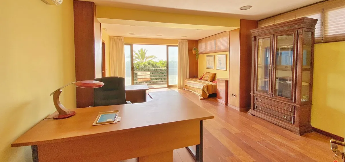 a085e2c5-a8d9-4438-9083-40dc97f3195c