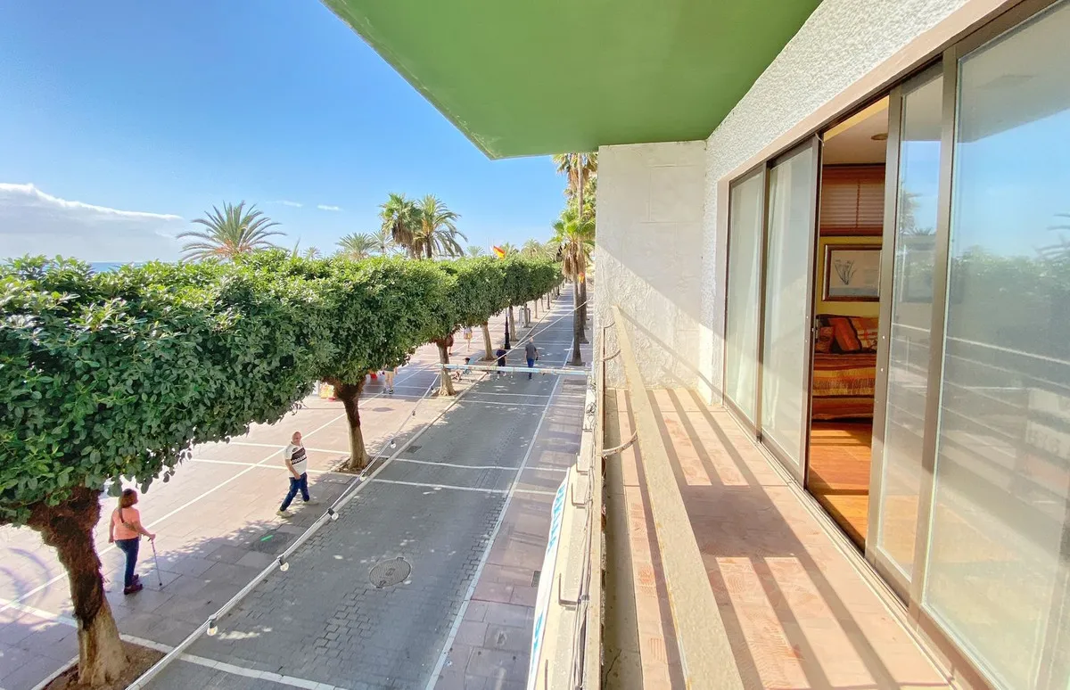 d88ce7e3-b5b5-446f-814f-c17935411571