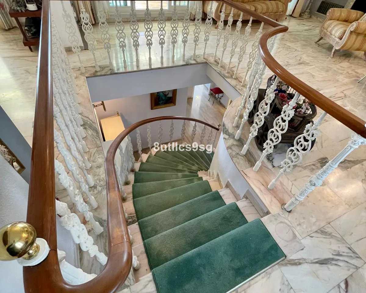 a026f2d1-d9a7-4dd5-96e7-688192e1dbd0