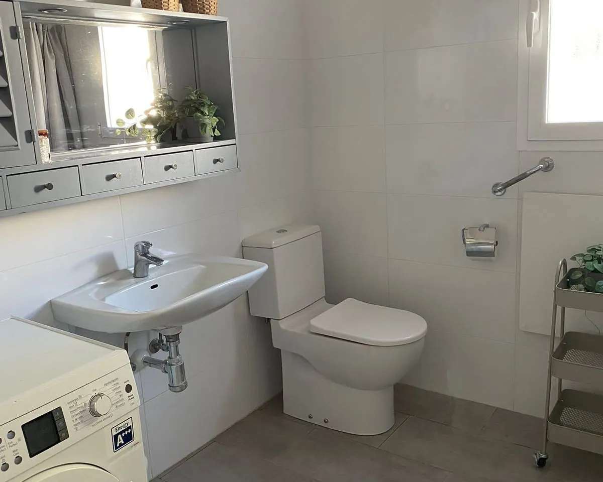 8bd2f39d-f8ad-4acb-b447-386677f6c018