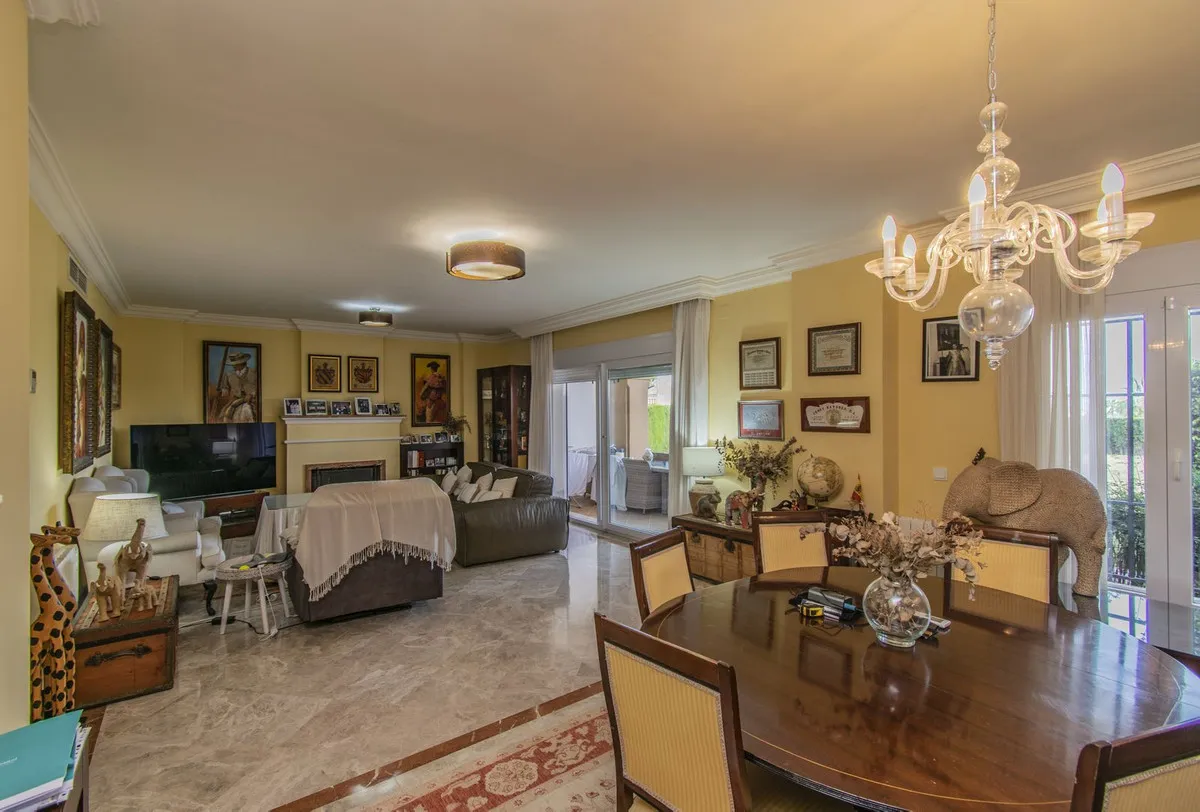 4fdc9123-e76b-4159-98b0-9e983e763e70