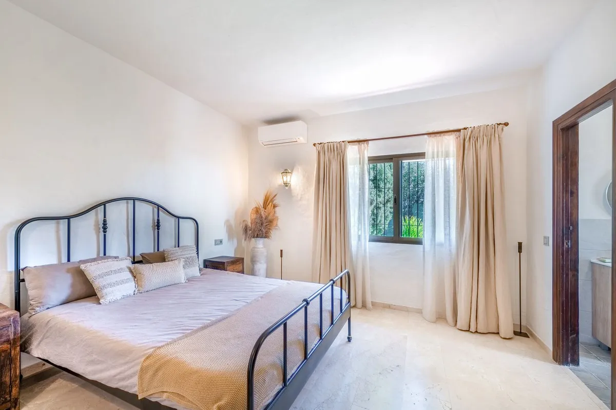 1c3b3249-3b69-4b6d-b5af-b8768eb15c9e