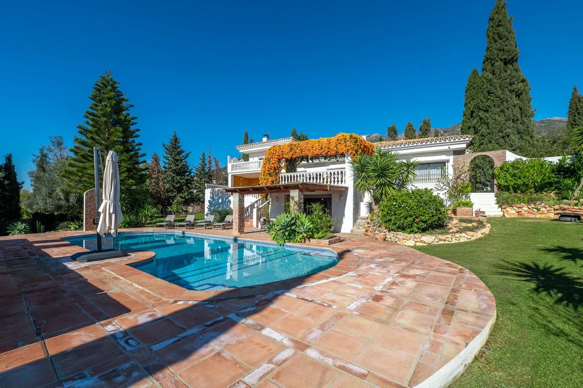 Valtocado Luxury Villa with Panoramic Views