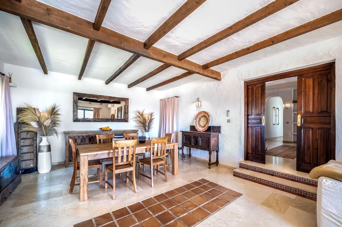 2b38bde9-a61b-4ce9-b9be-63d0399d8720