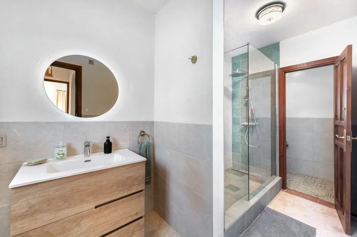 374aa516-016e-4f92-b368-34e61990d612