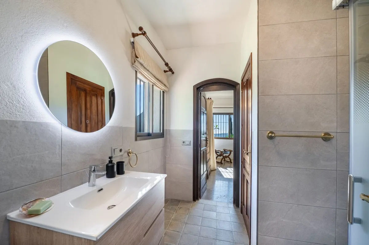 72ce0e6e-3dd6-4ab6-9426-ddd91b4d956e