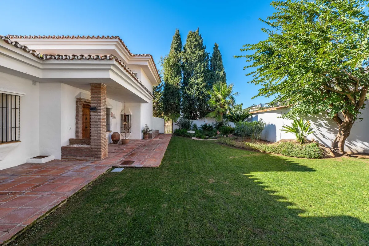 9e66fac4-302a-43d5-8daa-a88c6fa95313