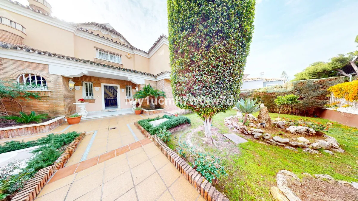 1b99a0cf-d5a1-4054-8b48-fc1dfc0d0336