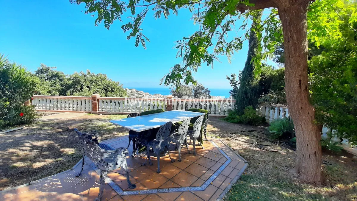 2d5c86e7-1543-40de-b0ff-4b4b462f417f