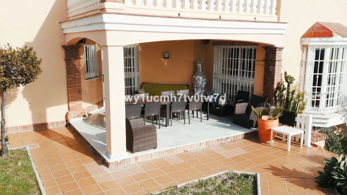 56981015-a54a-4106-b5af-c4c354f9d33e