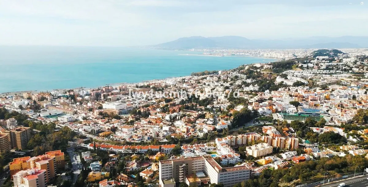 c9e668b2-e4a3-4385-9ce3-ac01d47032a7