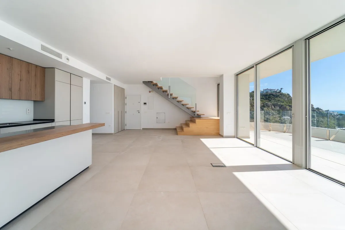 ab4722eb-b727-4398-8b9e-ce867fc084e4