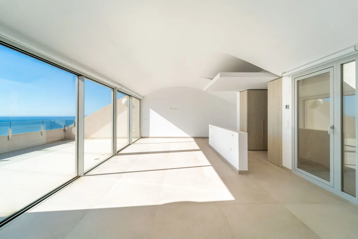 f3facf4c-17f5-49d6-a309-5af88c8fea5a