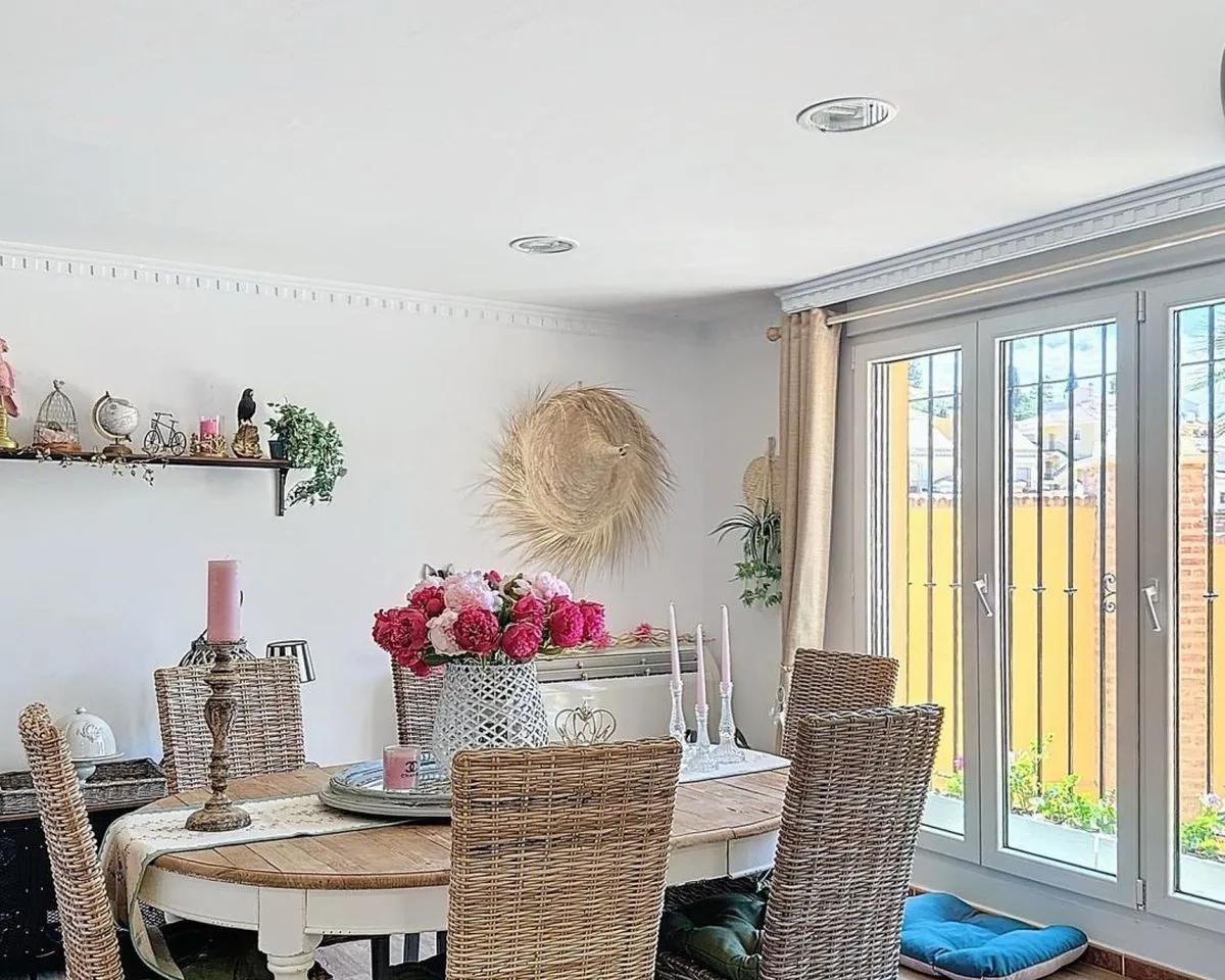 2b93dc01-9790-42e9-85cb-c7bb28db2c21