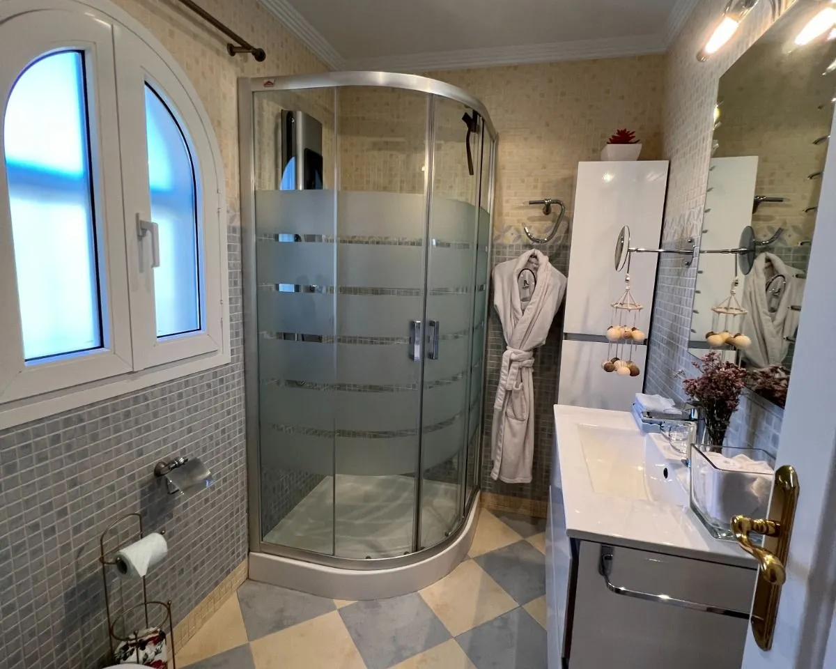 2f80be6c-1a2d-4562-8ce4-7dafe81ac066