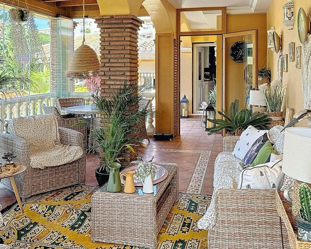 3ac8e531-40e1-4621-8554-fd043efca9cc