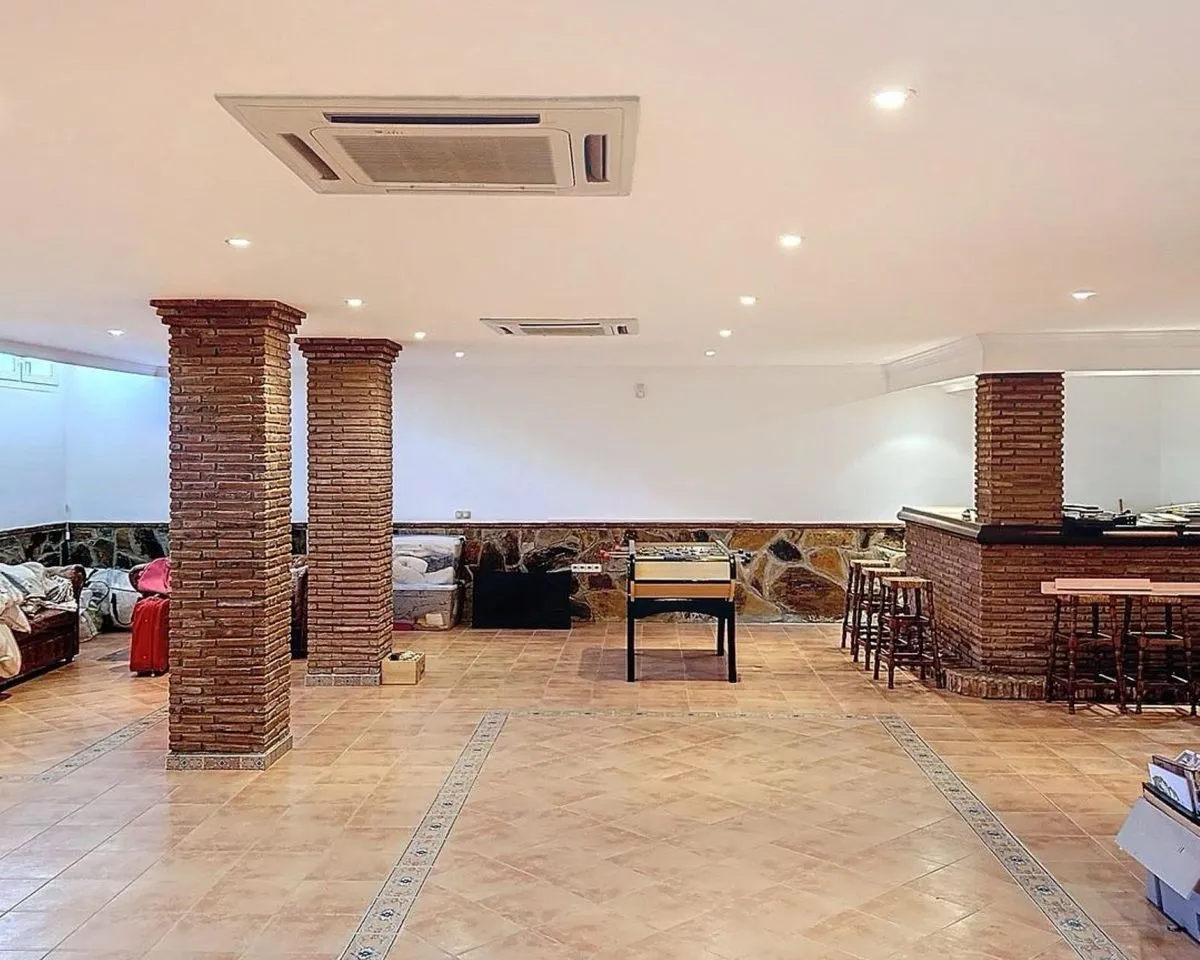 52fe6975-9baf-49d8-9acc-e9493516f098