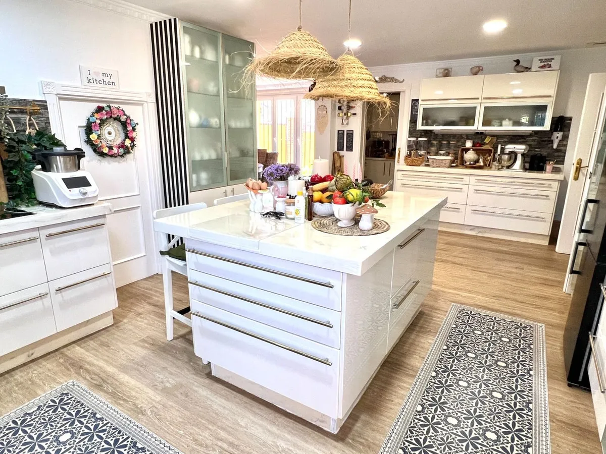 a9c17b27-6e50-4caf-a180-1d0ae73fb0fb