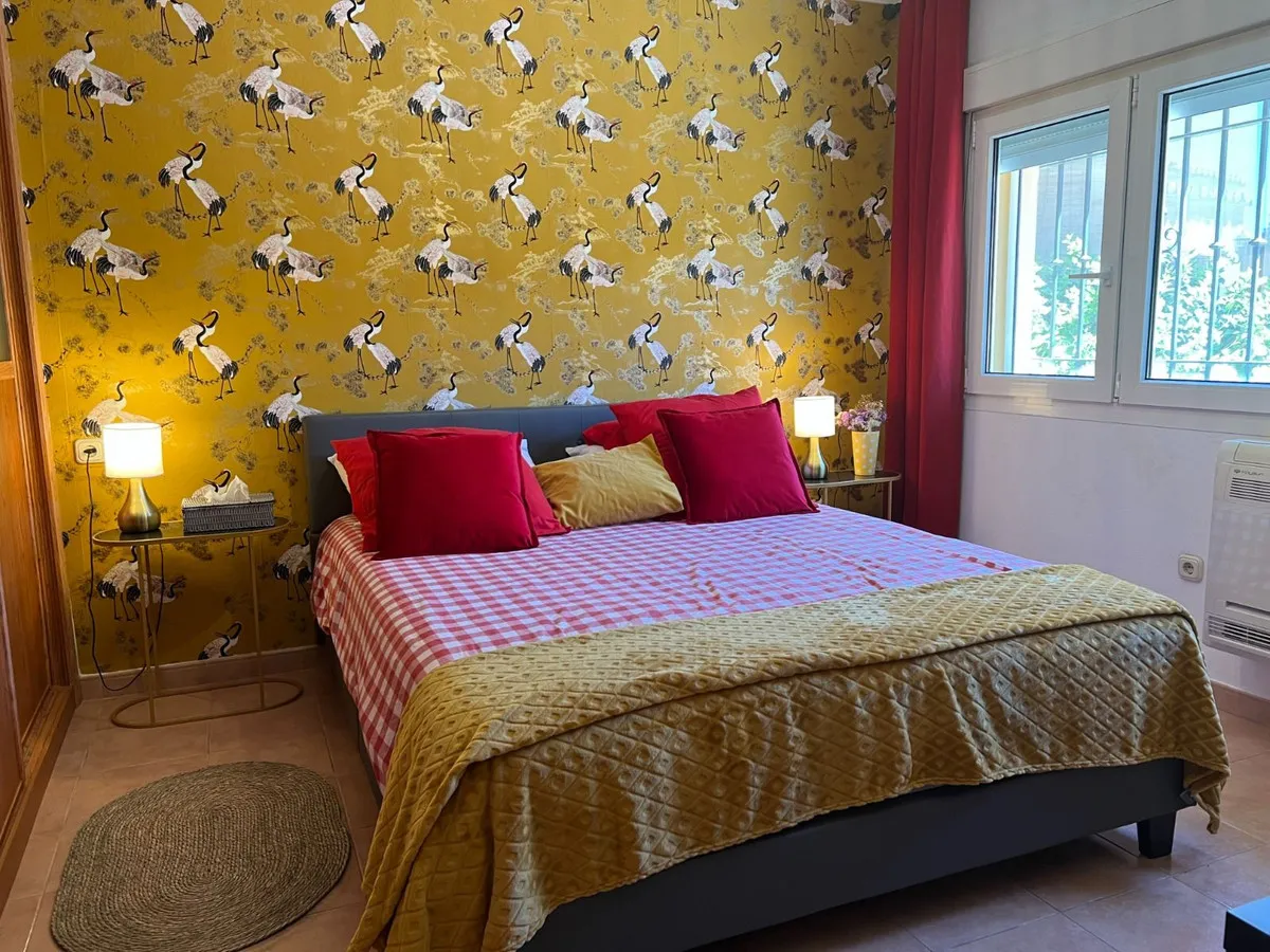 d8c6bb39-b9bd-4167-8e5c-0198d0e6721c